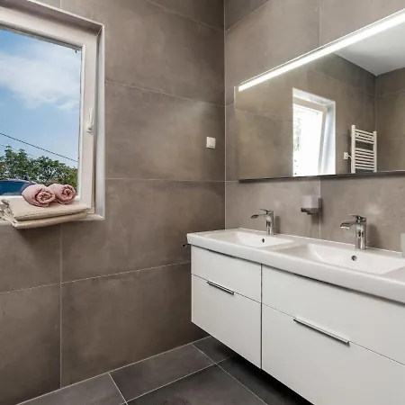 Feriehus Albertina-2 By Interhome Martina